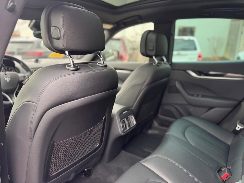 Used 2023 Maserati Levante GT AWD/4WD image 21