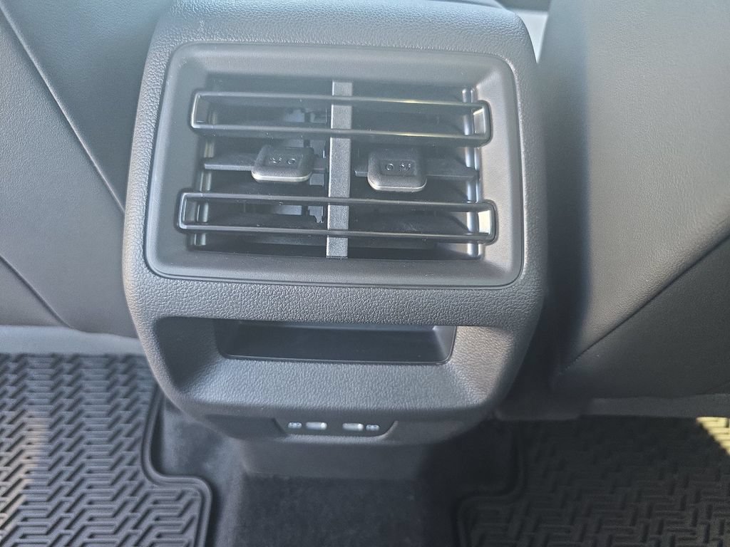 New 2026 Volkswagen Tiguan SE R-Line AWD/4WD image 15