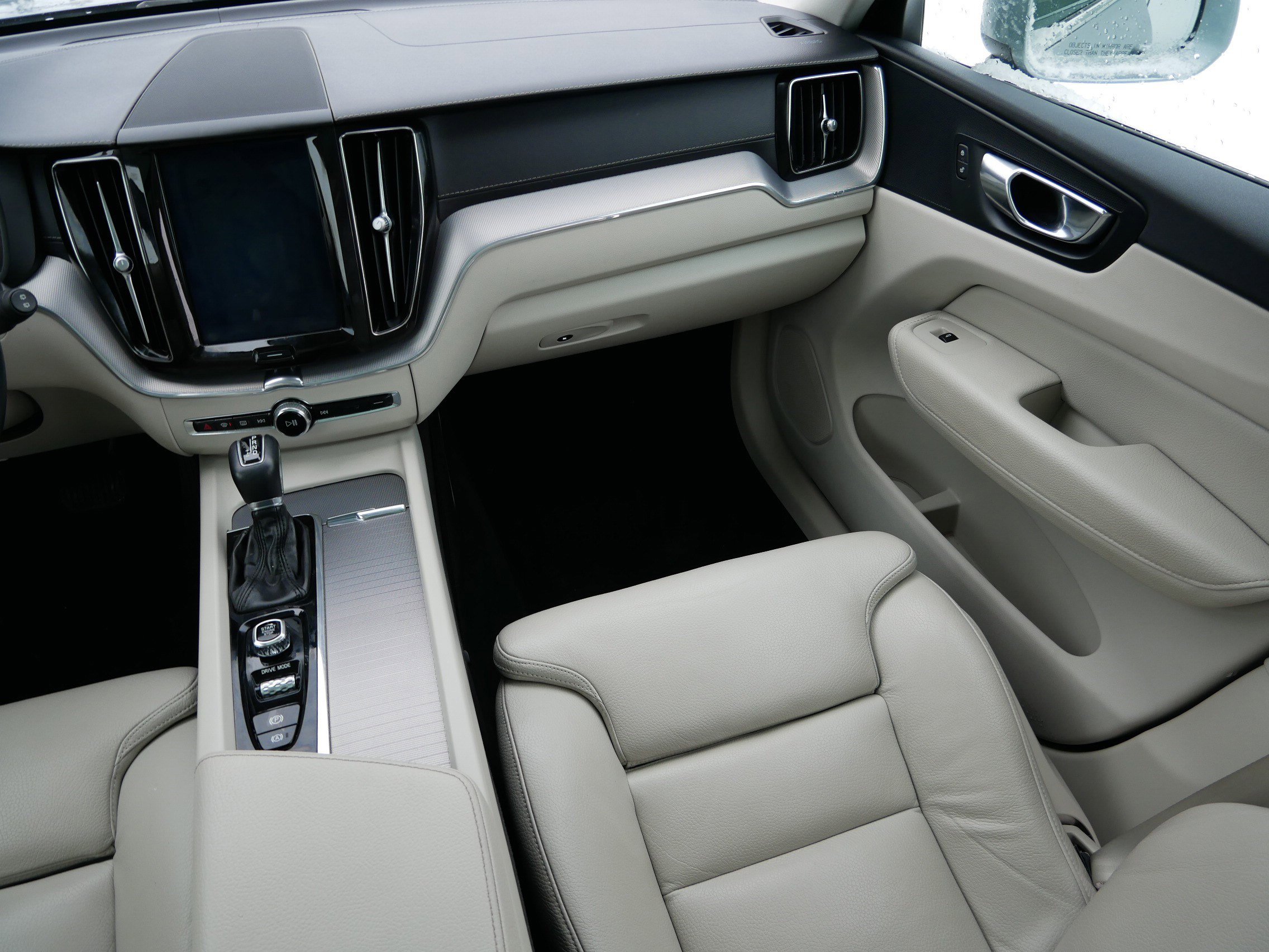 Used 2018 Volvo XC60 T5 Inscription image 11