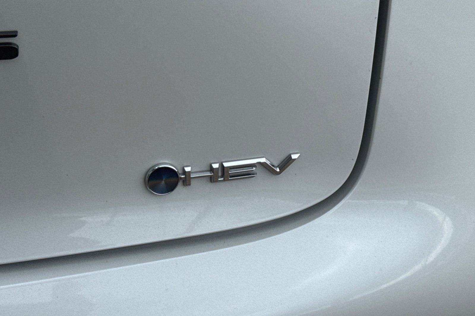 Used 2025 Toyota Prius LE image 32