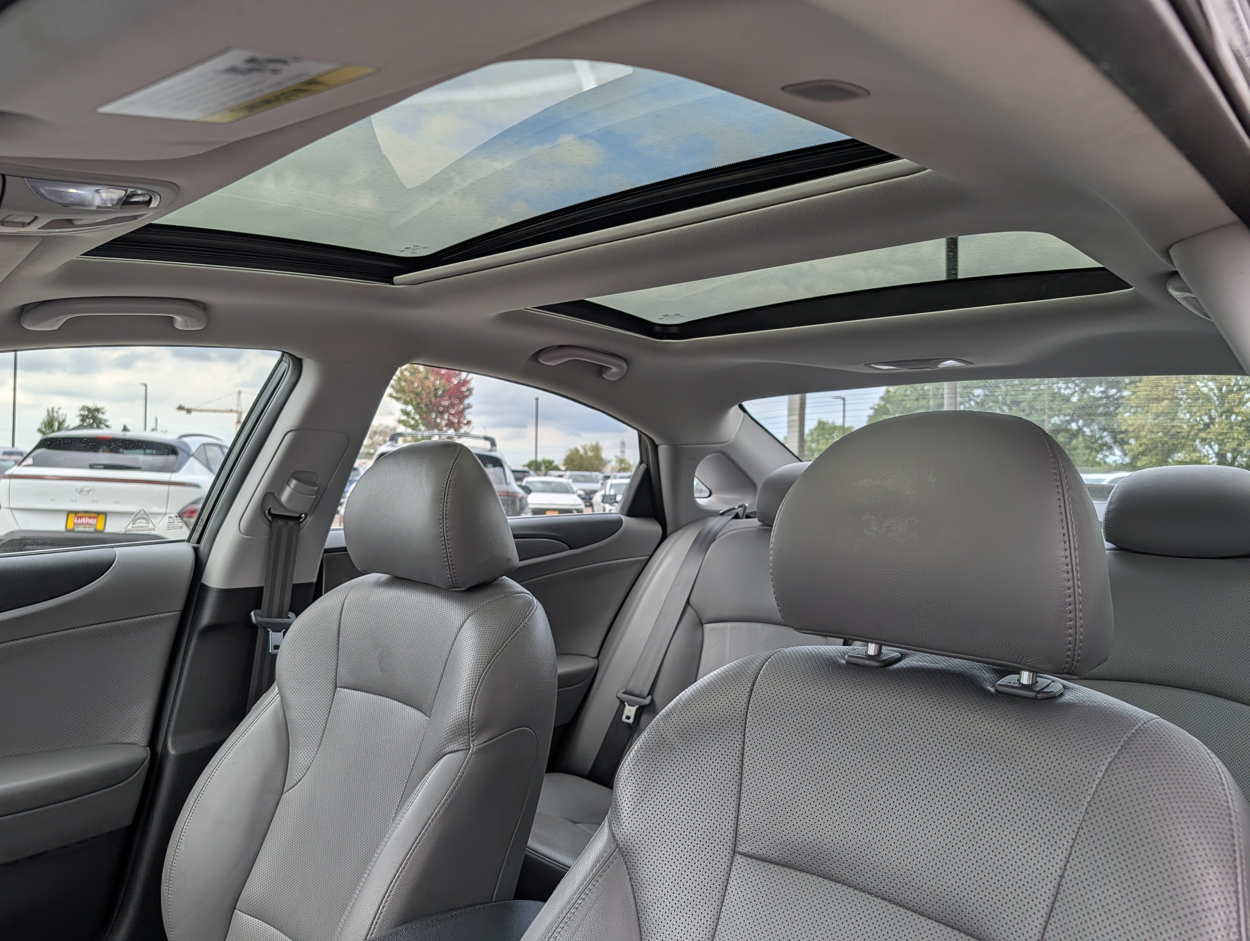 Used 2015 Hyundai Sonata Limited w/ Option Group 02 FWD image 20