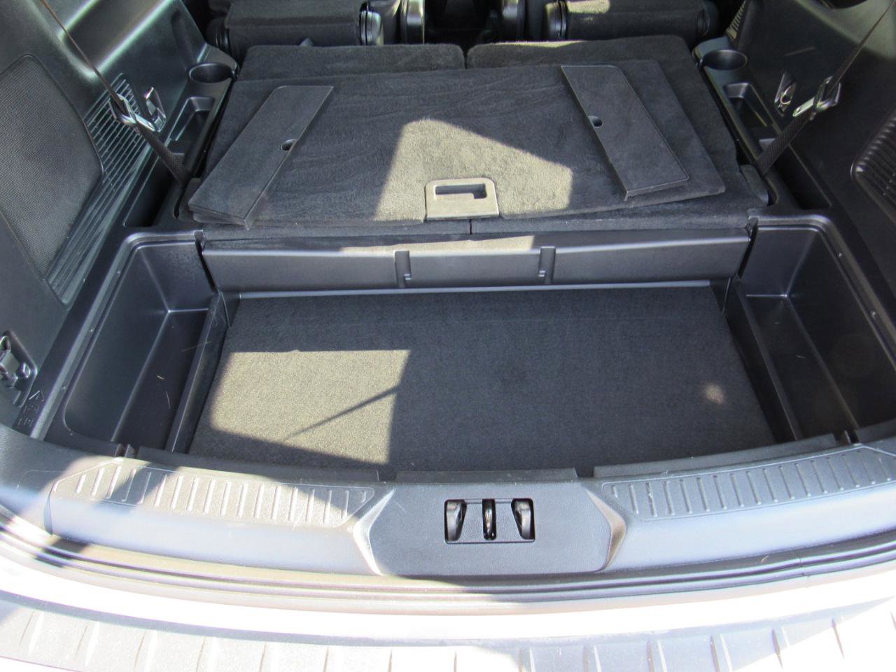 Used 2022 Ford Explorer Limited w/ Equipment Group 301A image 39