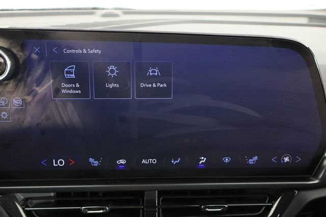 Used 2024 Chevrolet Equinox EV RS w/ LPO, Trailering Package image 30