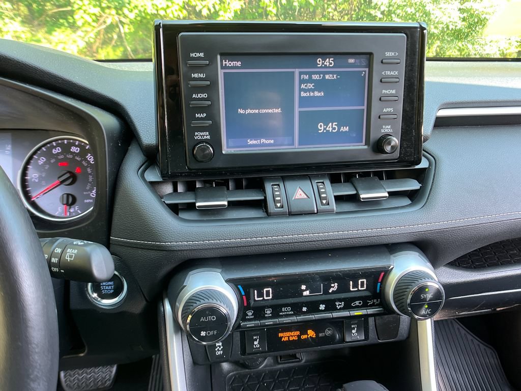 Used 2019 Toyota RAV4 XLE Premium w/ Cold Weather Package AWD/4WD image 16