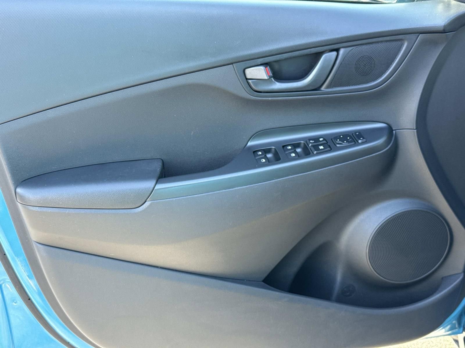 Used 2023 Hyundai Kona SEL w/ Cargo Package image 23