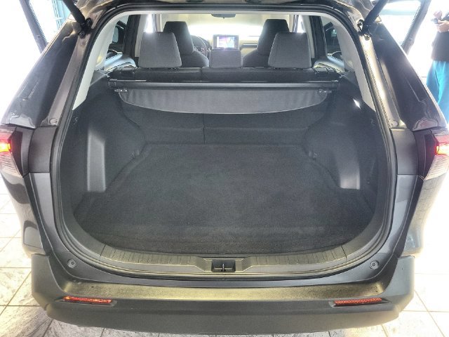 Used 2024 Toyota RAV4 XLE w/ Convenience Package FWD image 24