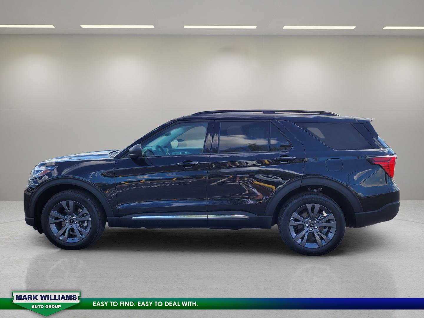 Used 2025 Ford Explorer Active w/ Active Comfort Package image 7