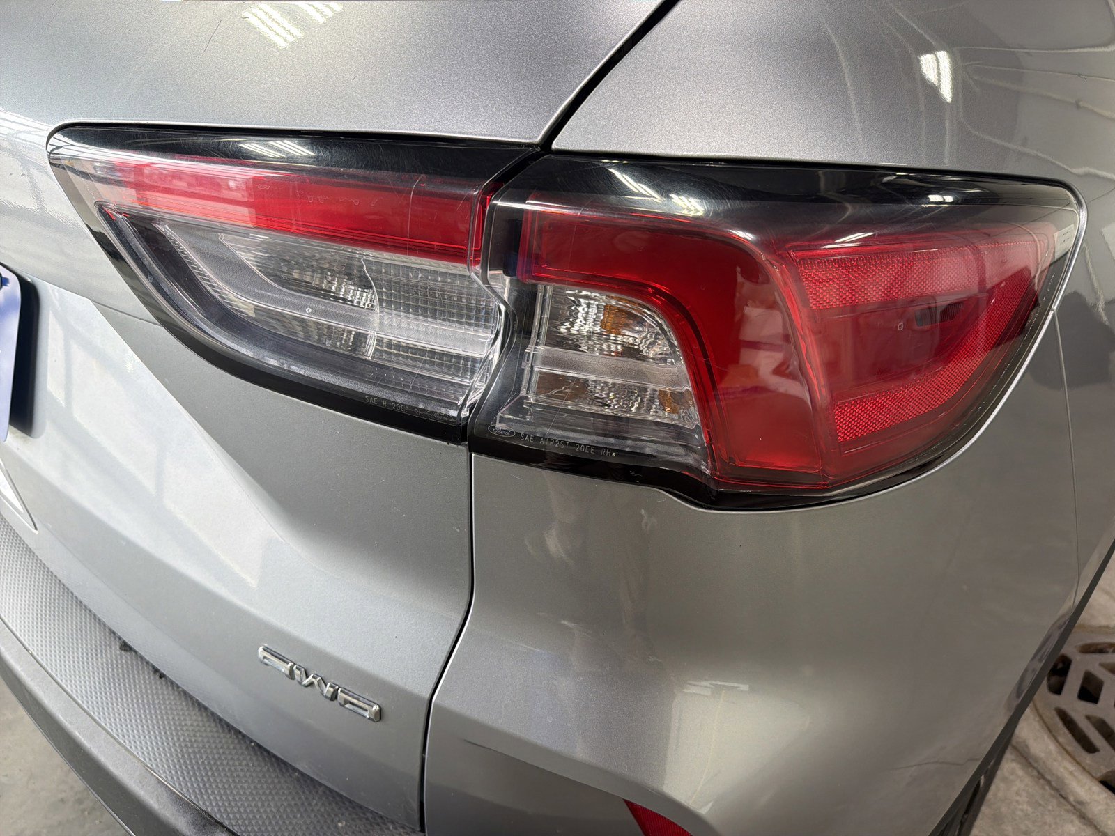 Used 2021 Ford Escape SE w/ SE Sport Appearance Package image 7