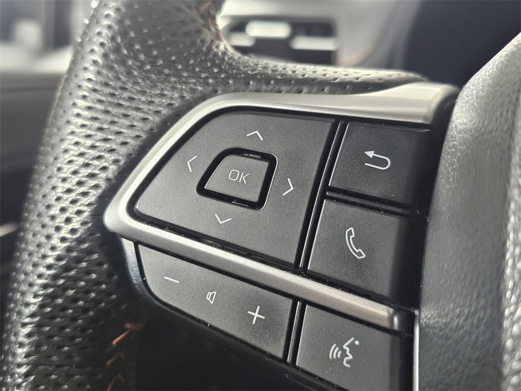 Used 2023 Toyota Sienna XSE image 39