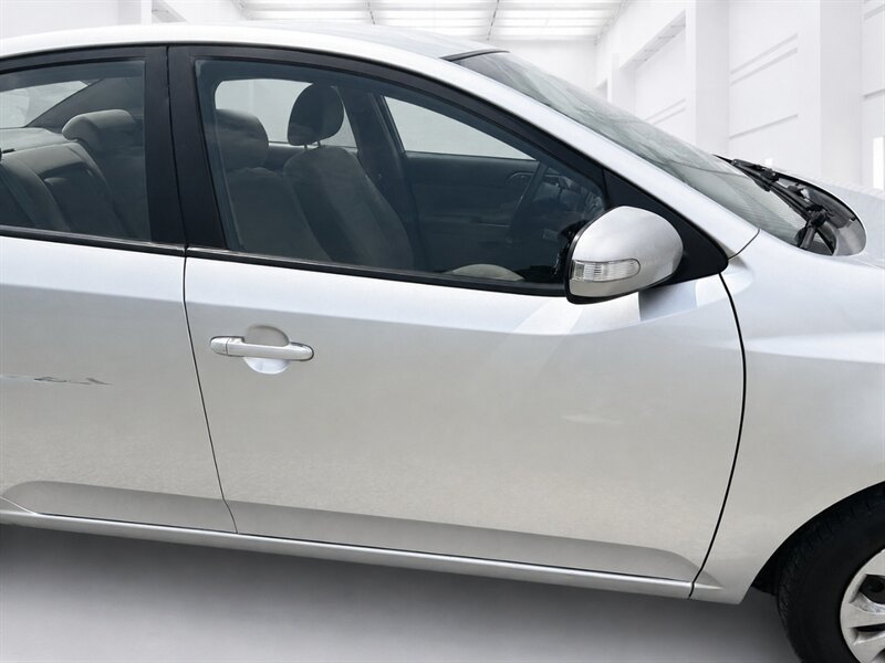 Used 2010 Kia Forte EX FWD image 25