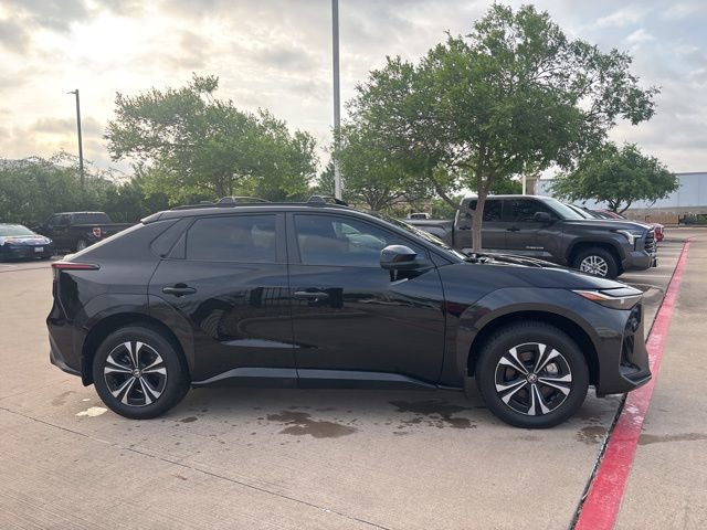 Used 2025 Toyota bZ4X FWD w/ Weather Package image 4