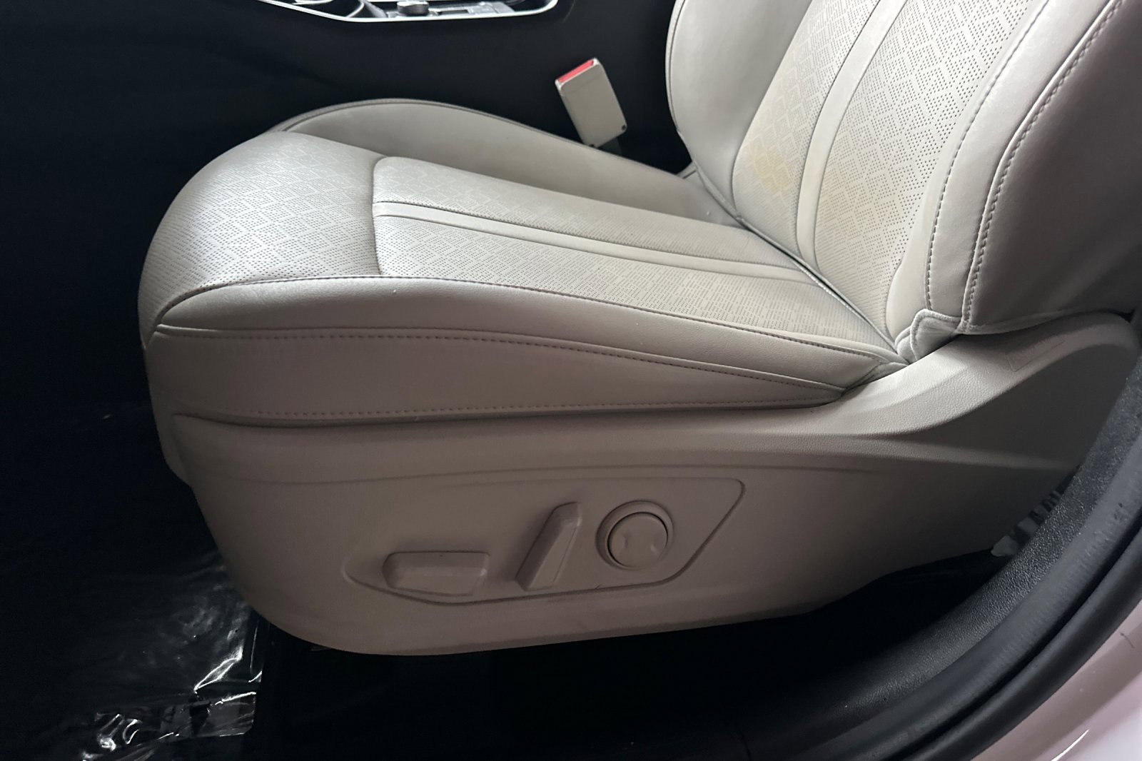 Used 2022 Kia Sorento EX w/ Panoramic Sunroof Package image 13