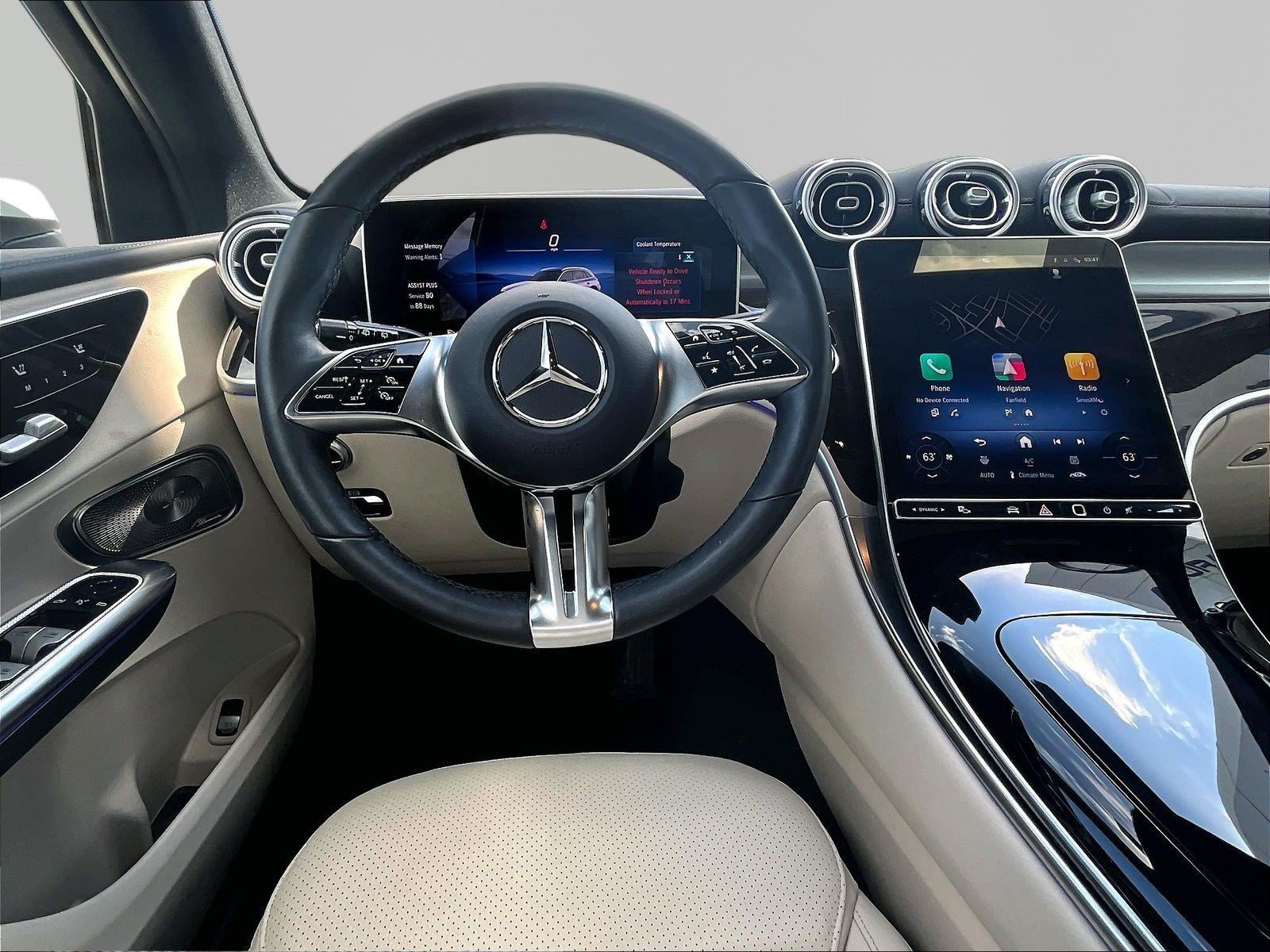 Used 2025 Mercedes-Benz GLC 300 4MATIC image 8