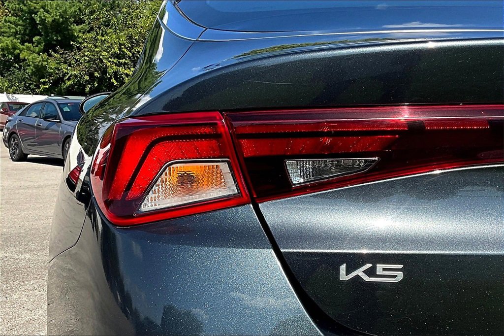 Used 2023 Kia K5 LXS image 29