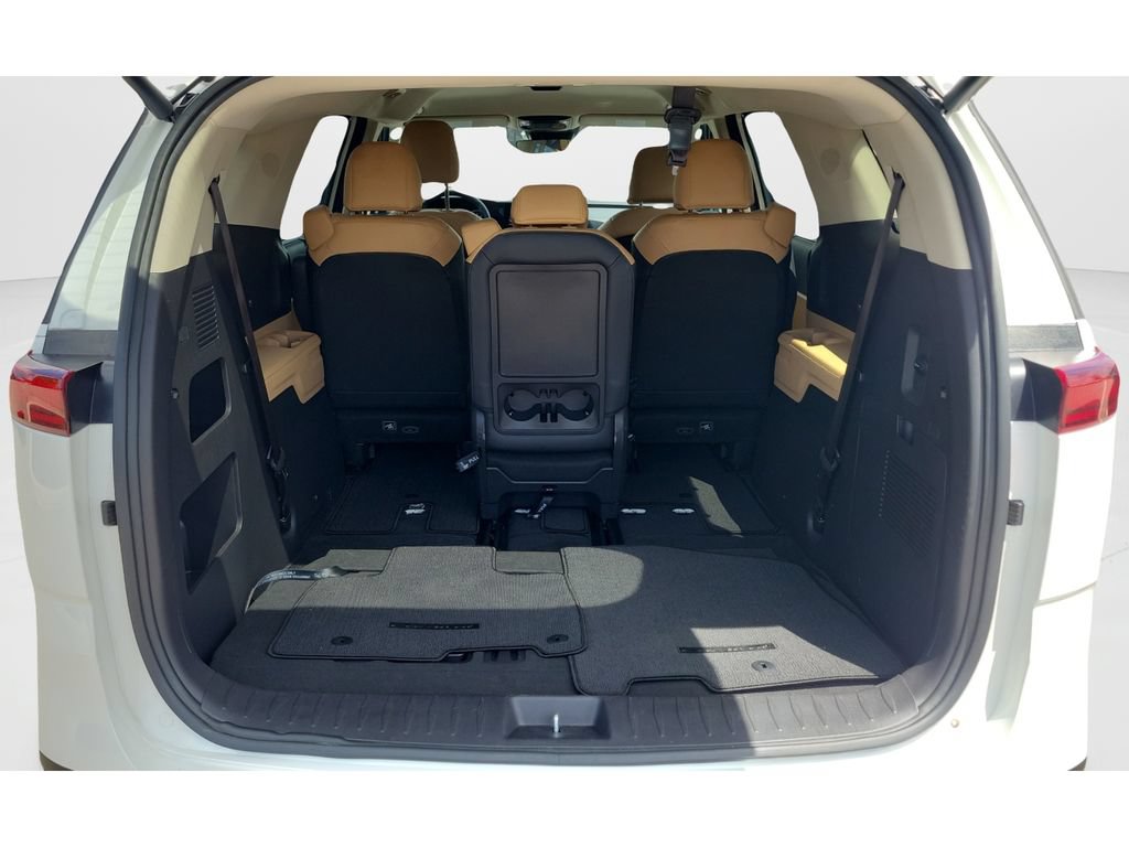 Used 2024 Kia Carnival EX FWD image 9