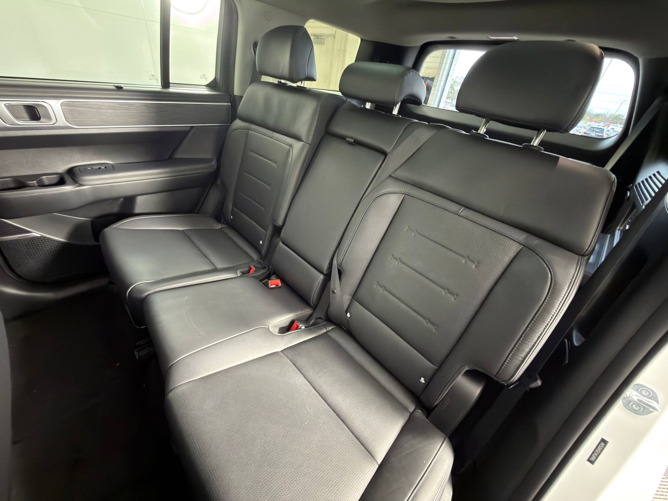 Used 2025 Hyundai Santa Fe Limited image 28