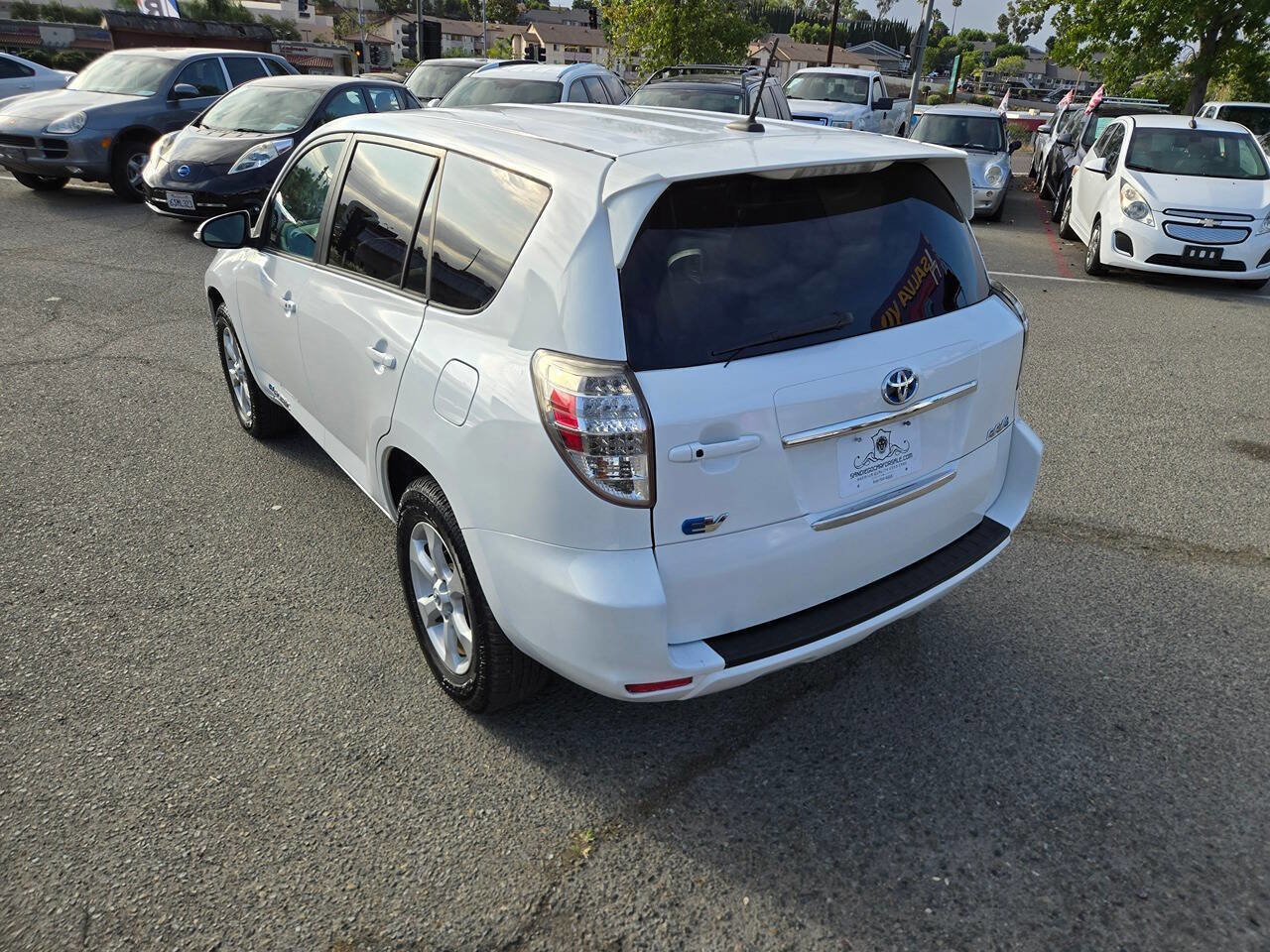 Used 2012 Toyota RAV4 EV image 10