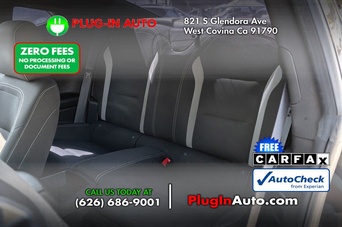 Used 2021 Chevrolet Camaro LT RWD image 8