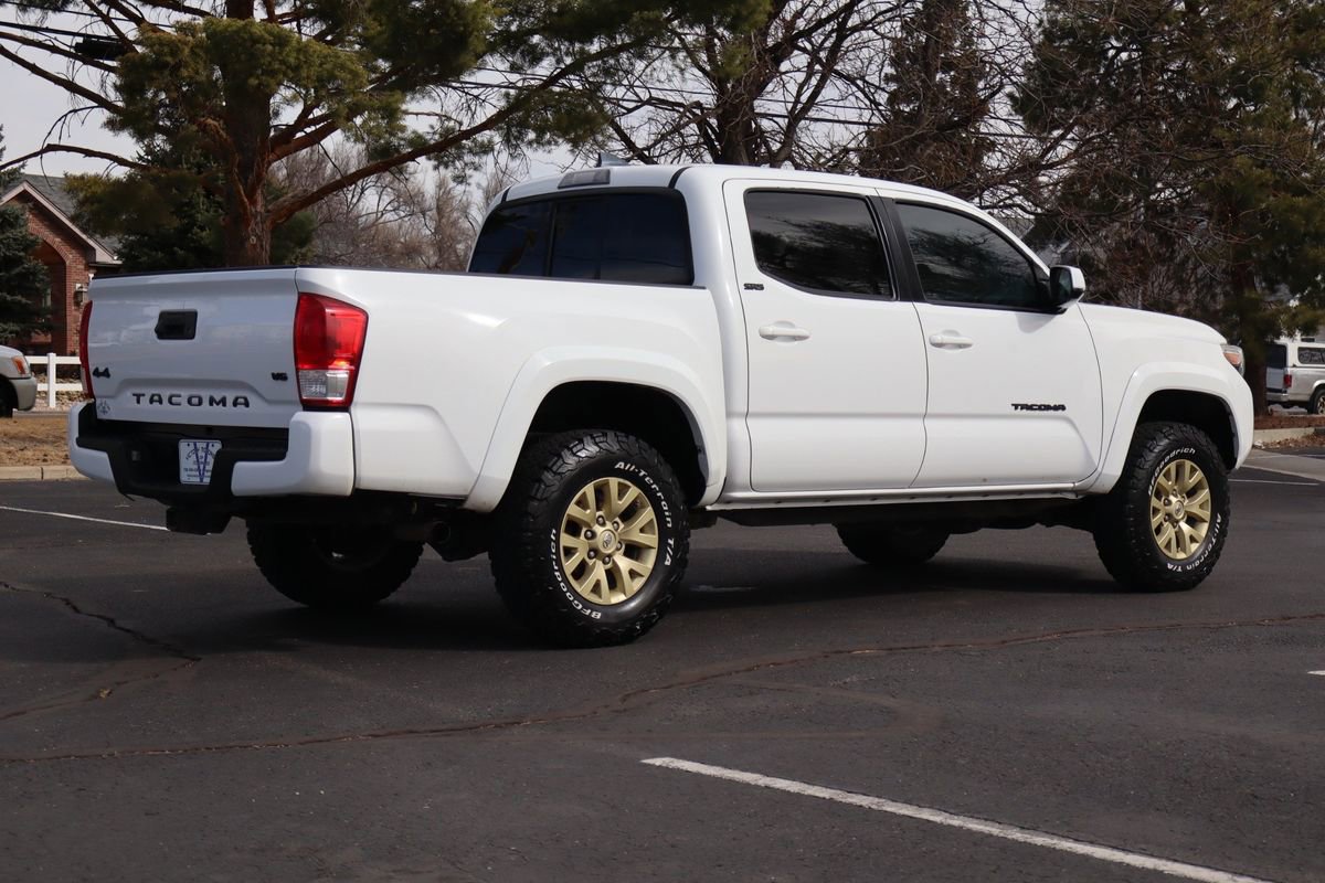 Used 2017 Toyota Tacoma SR5 w/ Tow Package image 5