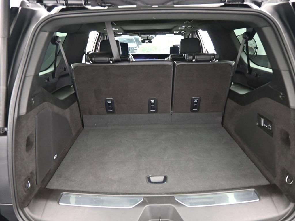 Used 2025 Cadillac Escalade ESV Sport w/ Touring Package image 51