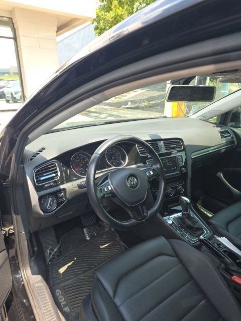 Used 2017 Volkswagen Golf SEL FWD image 6