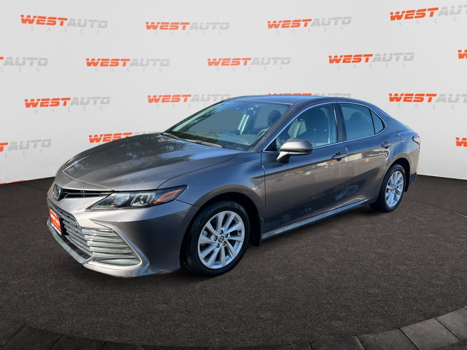 Used 2023 Toyota Camry LE image 1
