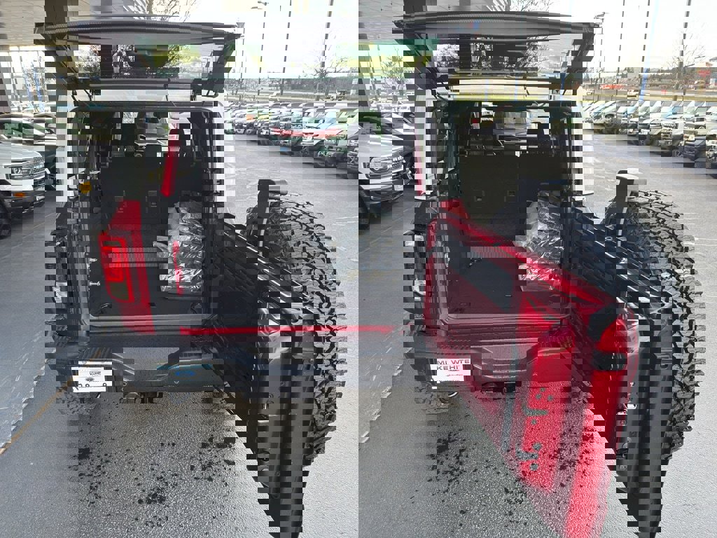 New 2025 Ford Bronco Heritage Edition image 7