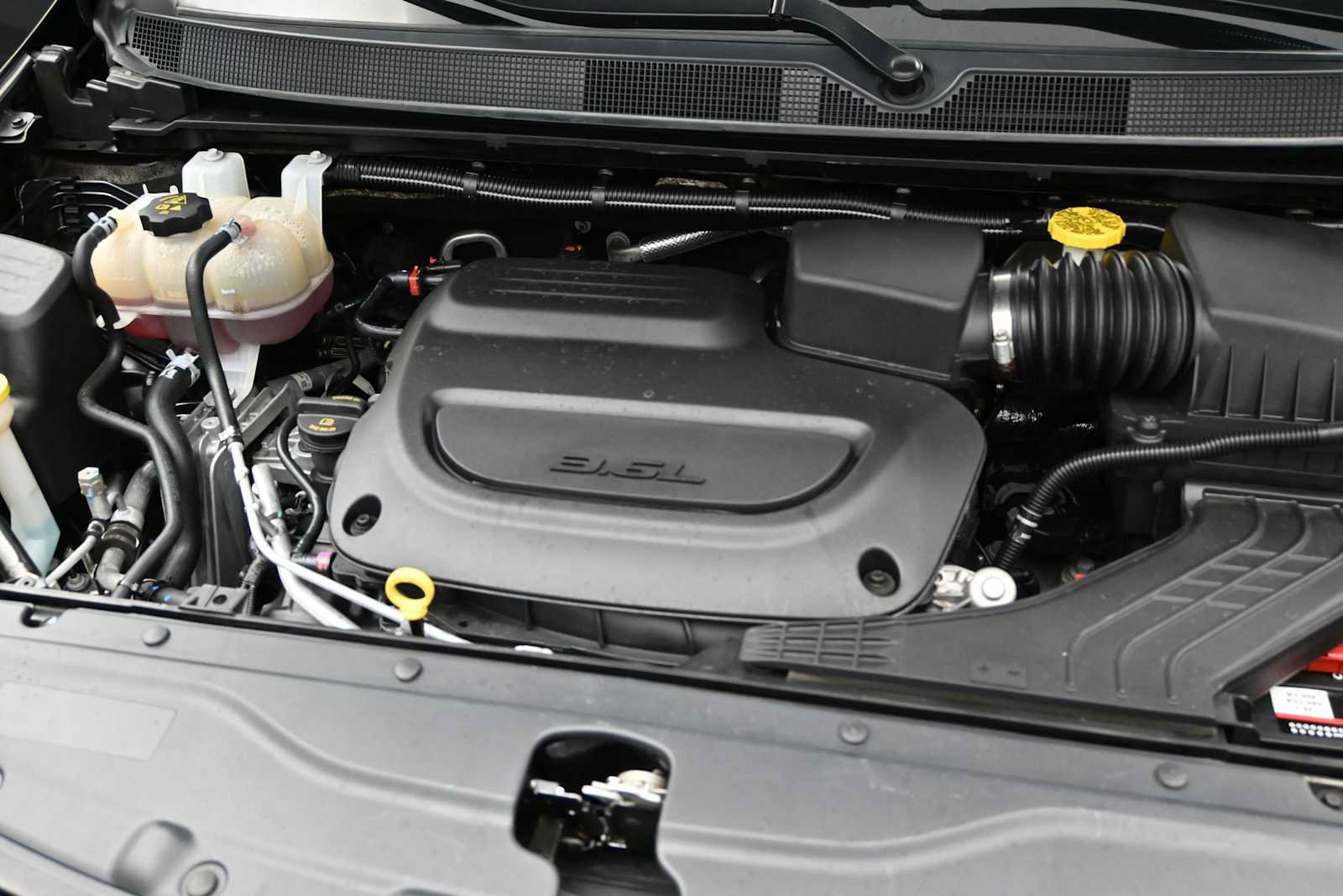 Used 2024 Chrysler Voyager LX FWD image 11