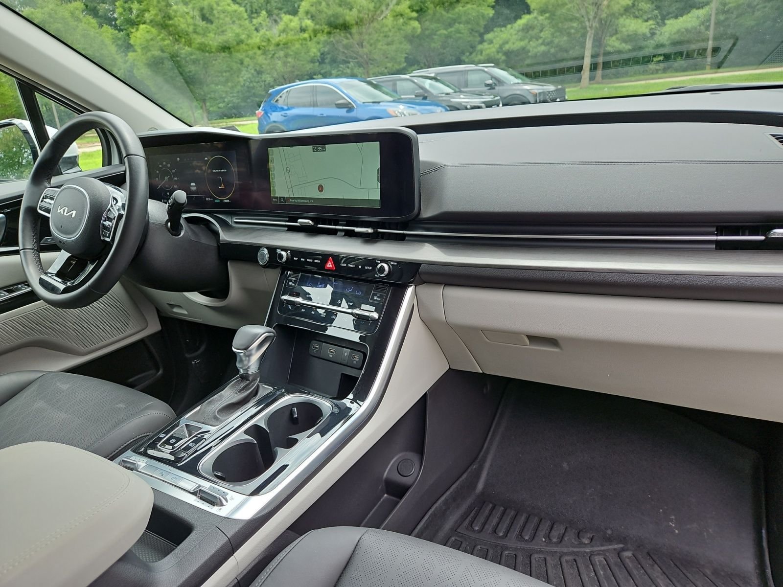 Used 2024 Kia Carnival SX FWD image 16