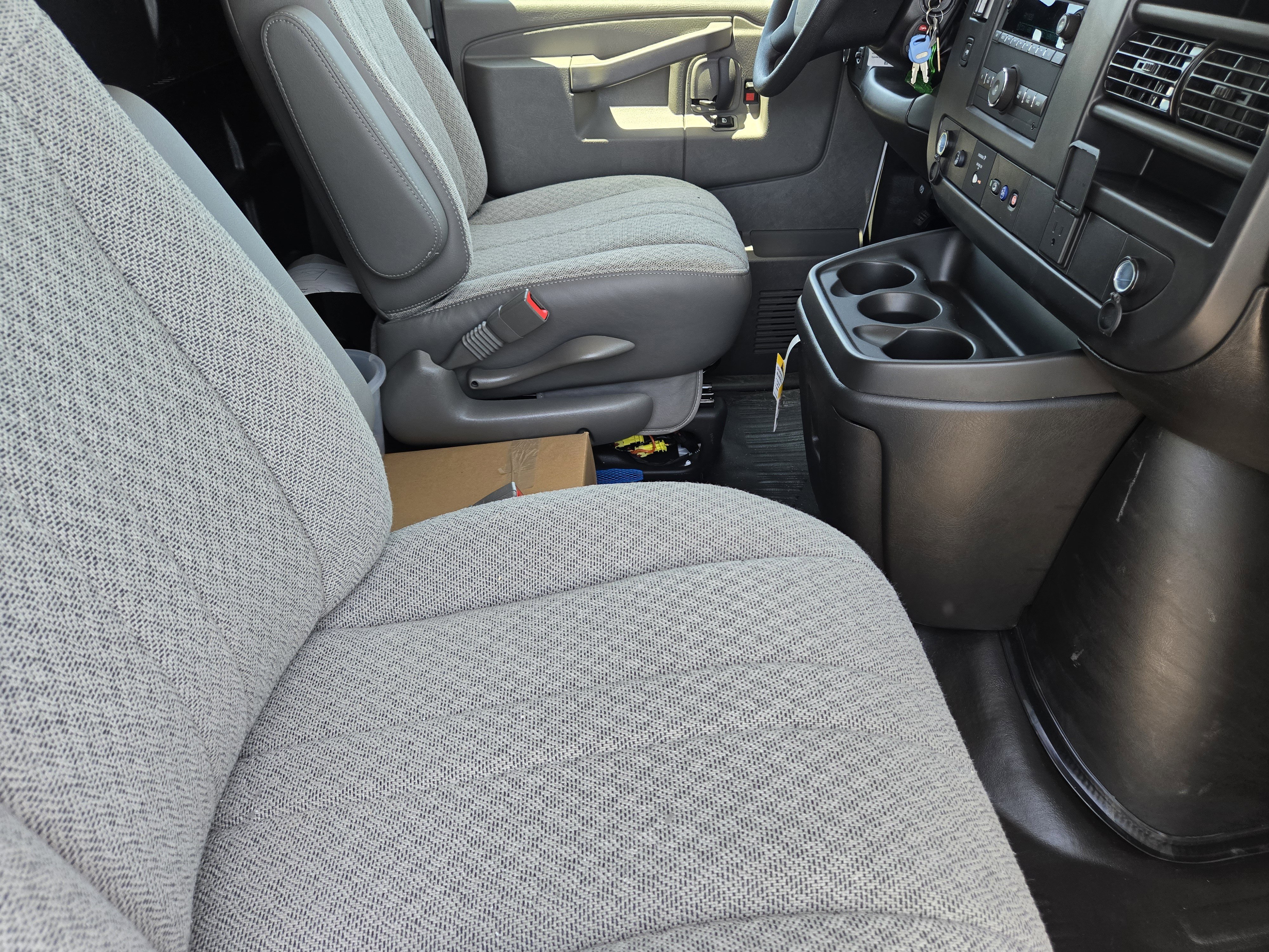 New 2025 Chevrolet Express 2500 w/ Driver Convenience Package image 10