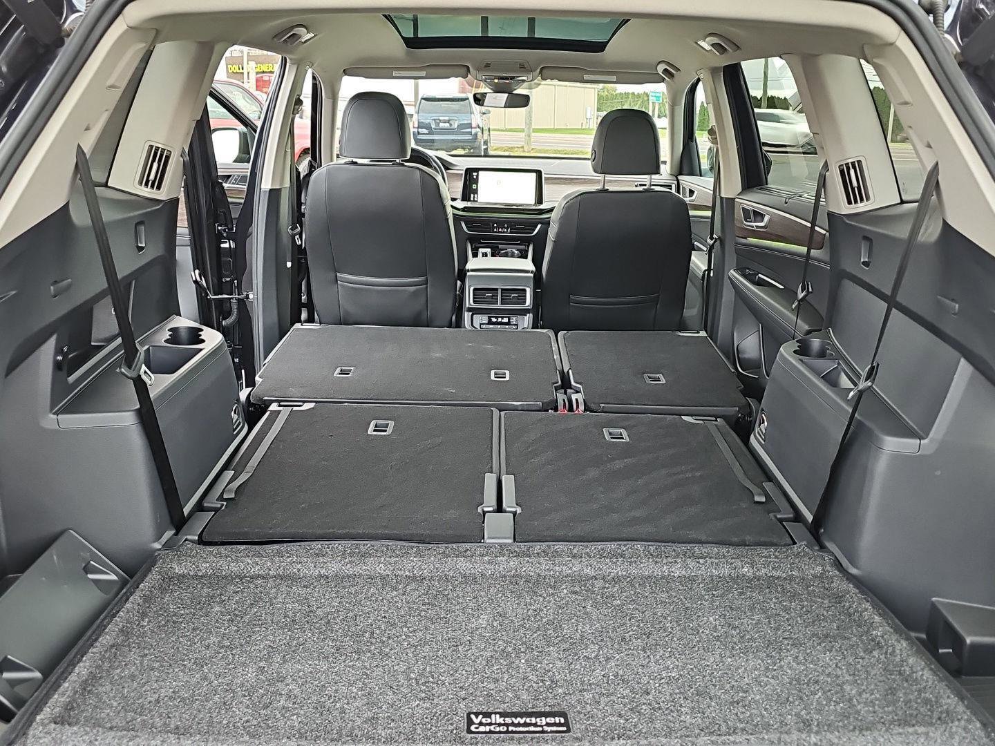 Used 2025 Volkswagen Atlas SEL Premium R-Line image 34