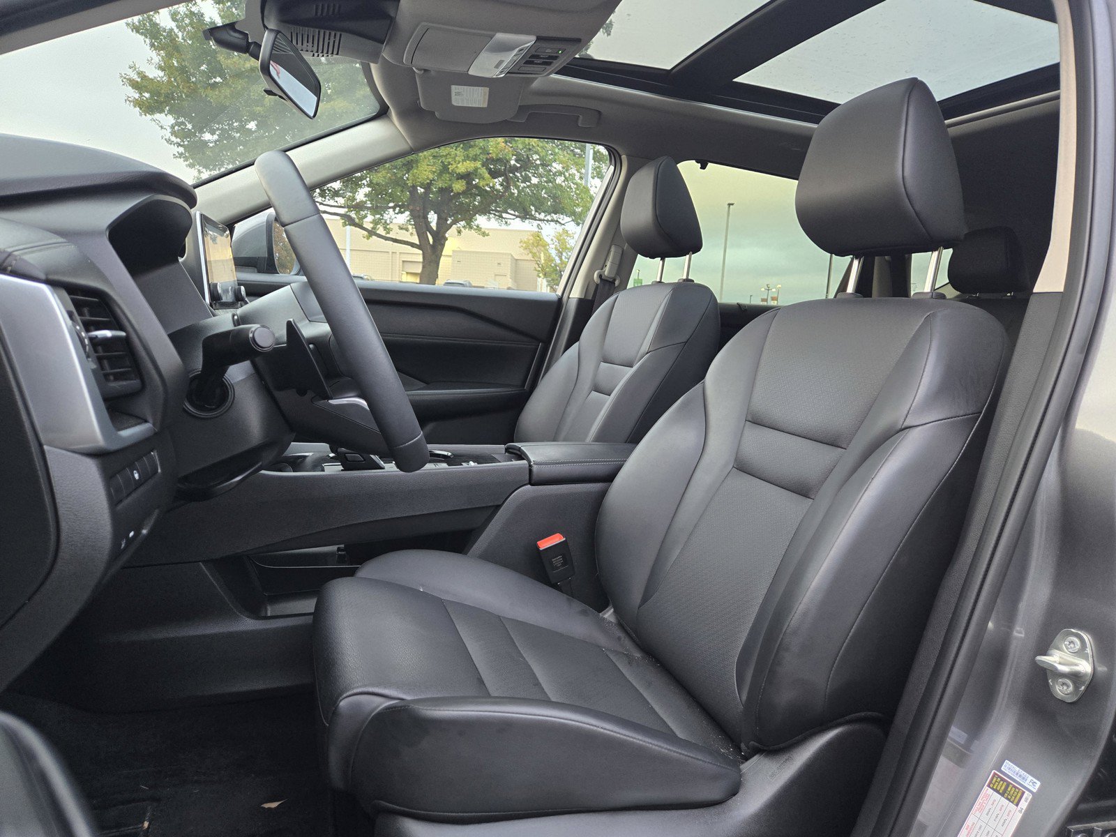 Used 2024 Nissan Rogue SV w/ SV Premium Package FWD image 15