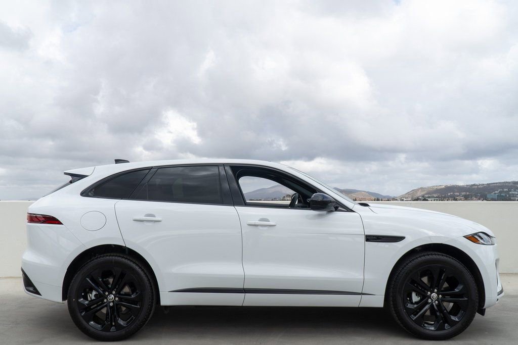 Used 2025 Jaguar F-PACE R-Dynamic S AWD/4WD image 7