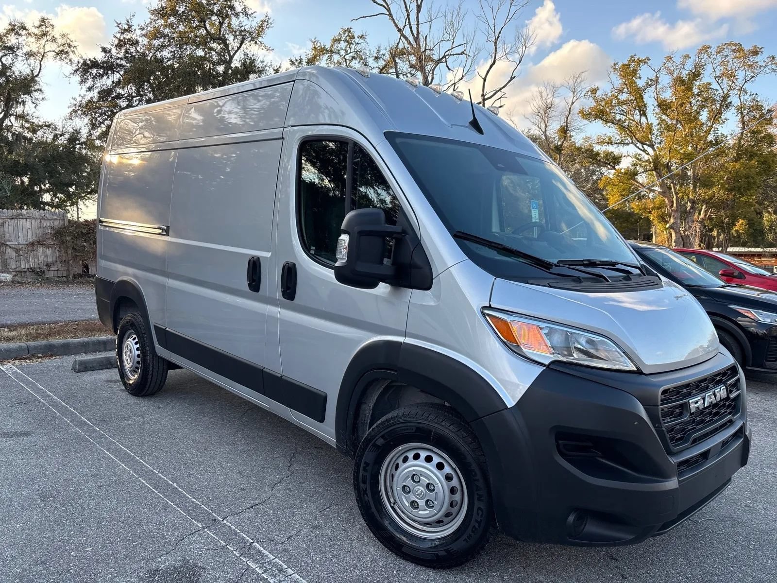 Used 2025 RAM ProMaster 3500 FWD image 5