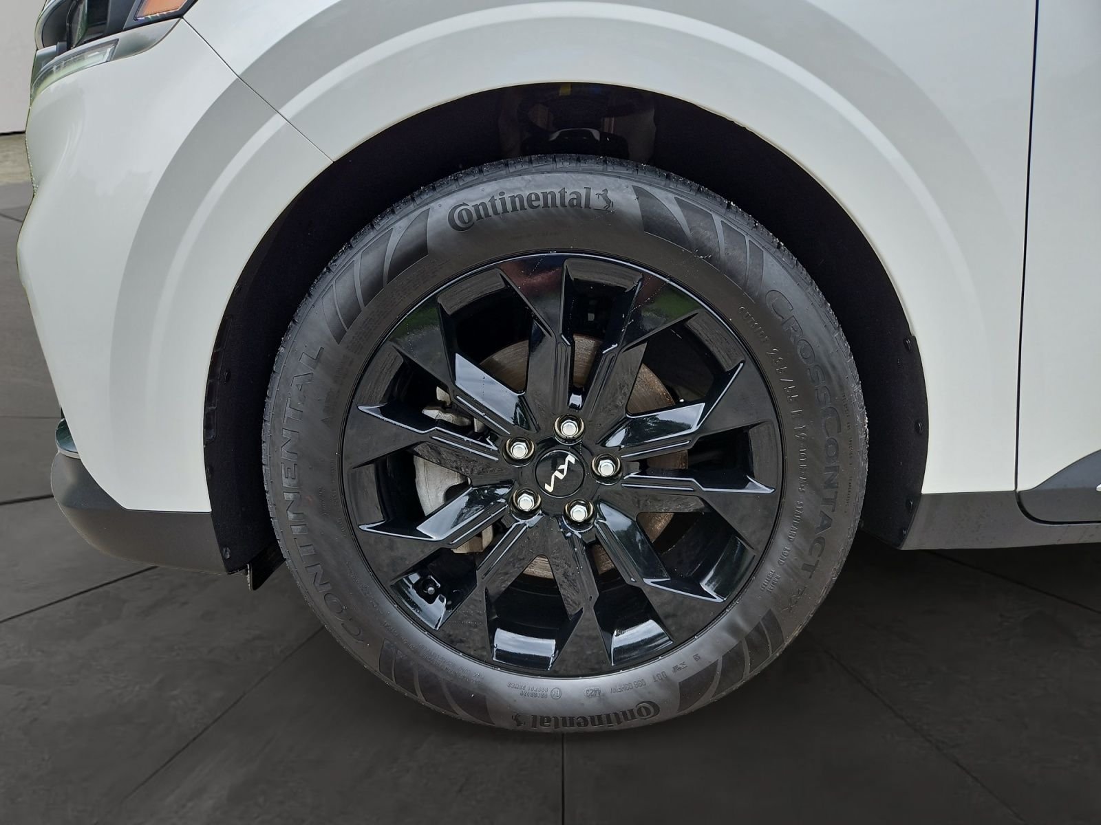 Used 2024 Kia Carnival SX FWD image 14