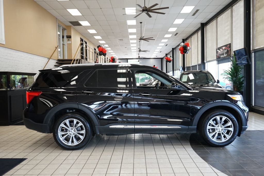 Used 2023 Ford Explorer Limited w/ Equipment Group 301A AWD/4WD image 19