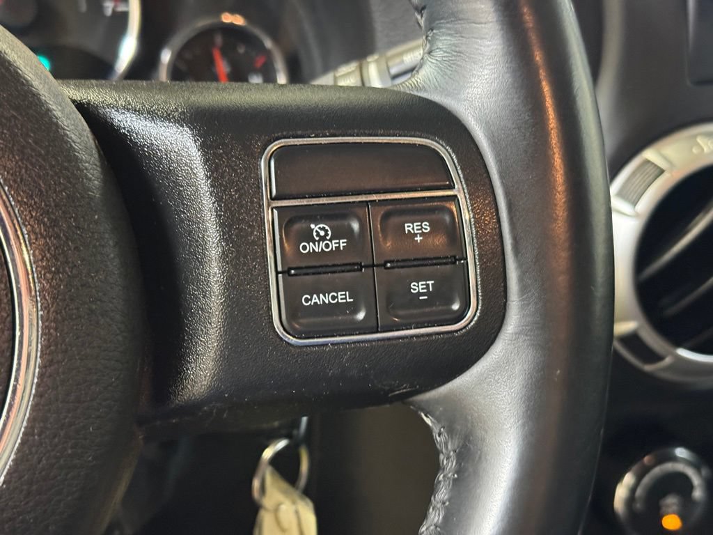 Used 2018 Jeep Wrangler Sahara AWD/4WD image 24