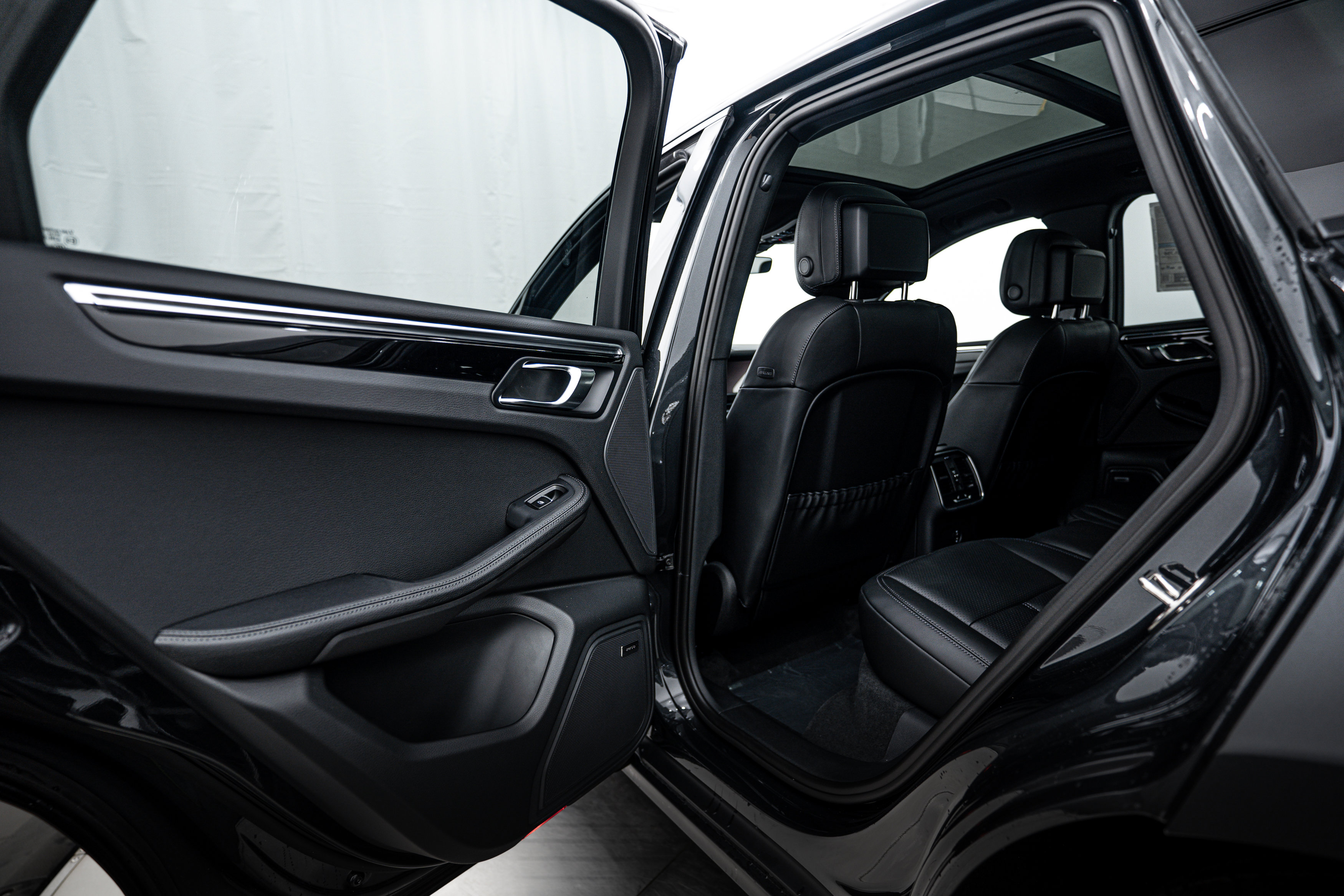 New 2025 Porsche Macan image 23