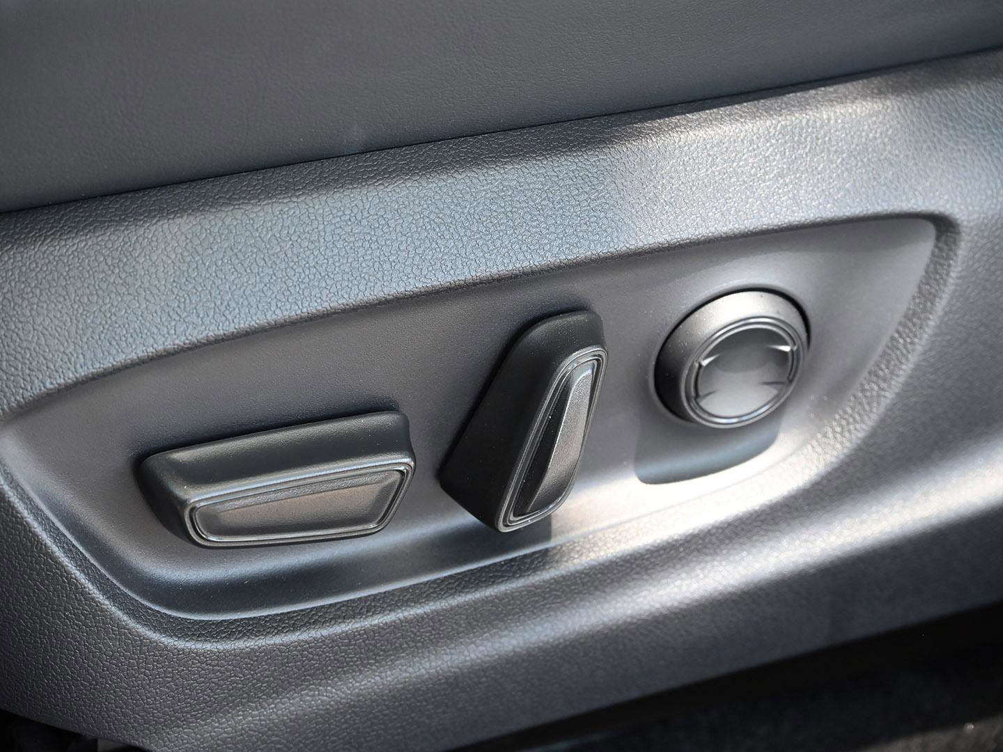 Used 2025 Toyota Crown Platinum image 42