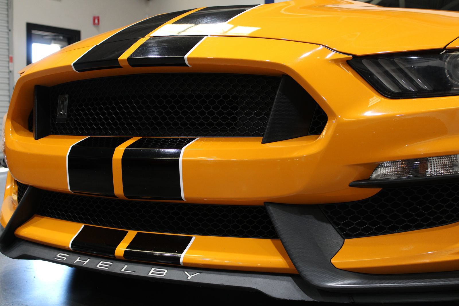 Used 2018 Ford Mustang Shelby GT350 w/ Convenience Package RWD image 8