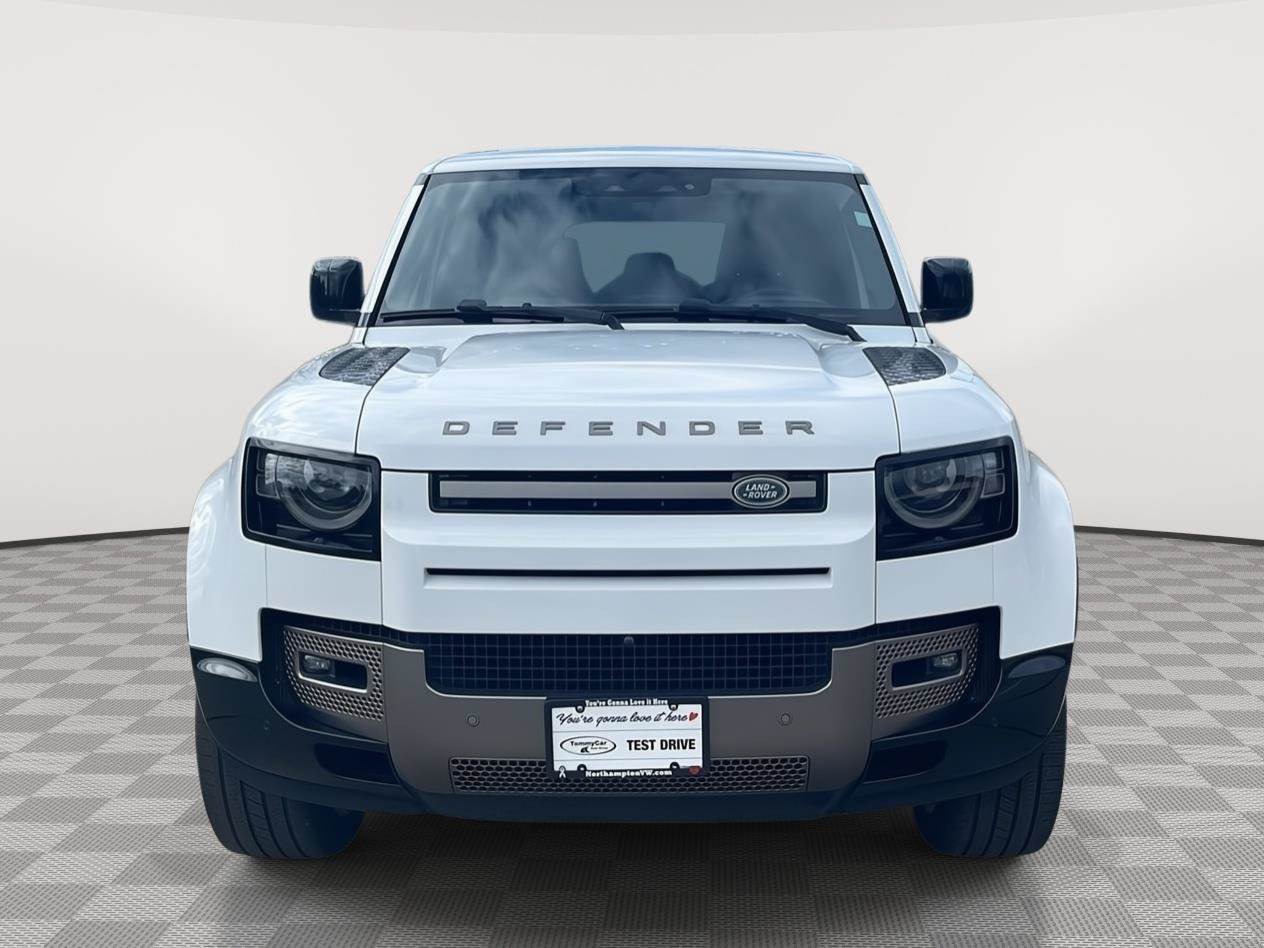 Used 2024 Land Rover Defender 110 X-Dynamic SE AWD/4WD image 3