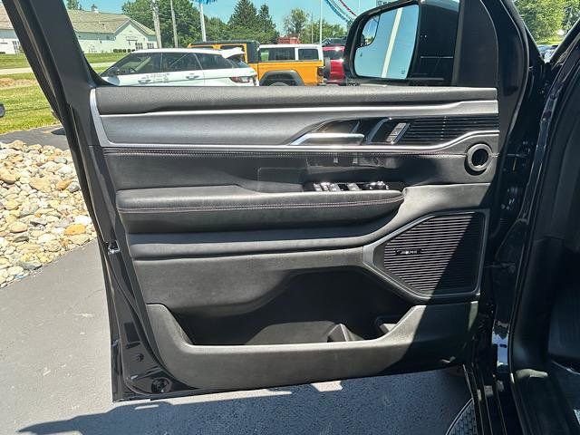 New 2025 Jeep Wagoneer Series II w/ Convenience Group I AWD/4WD image 10