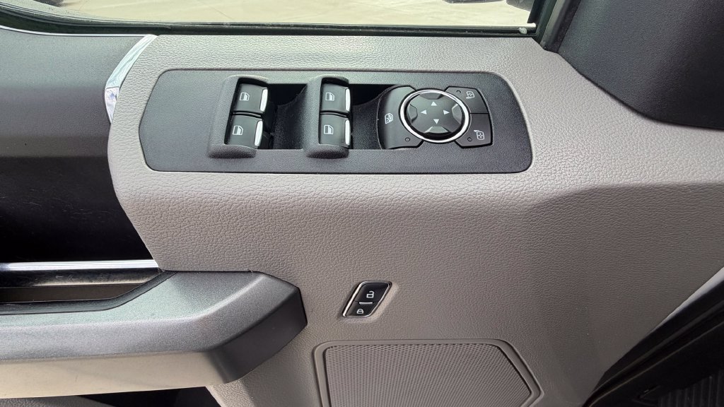 Used 2015 Ford F150 XLT w/ Equipment Group 301A Mid AWD/4WD image 22