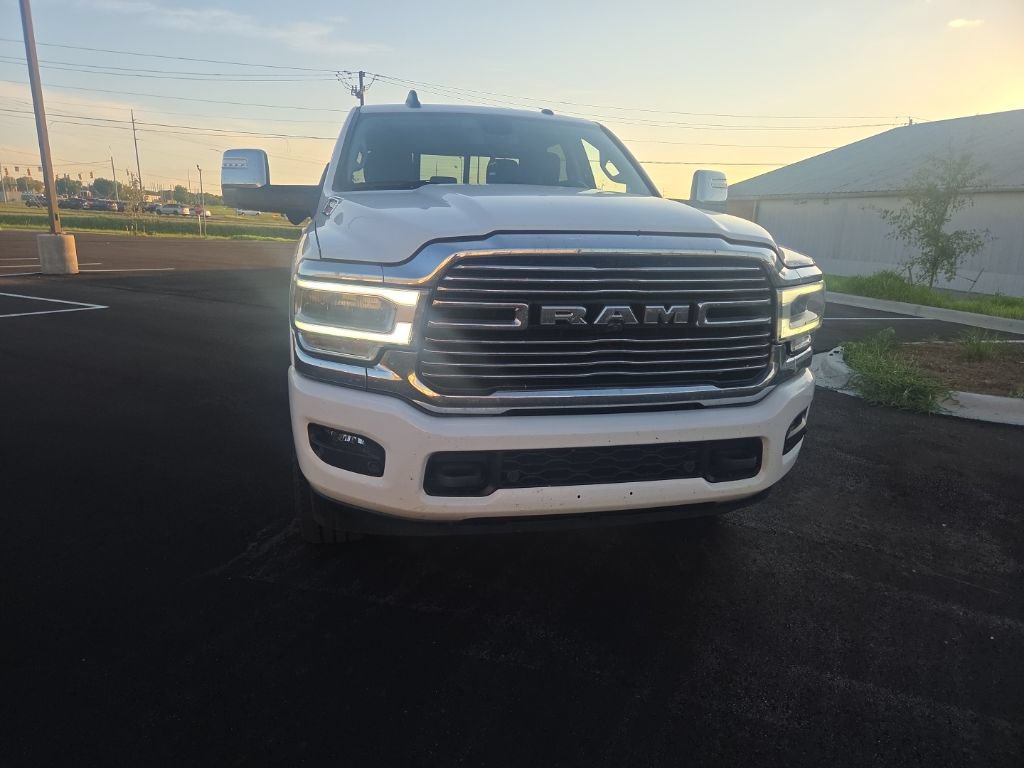 Used 2023 RAM 2500 Laramie AWD/4WD image 2