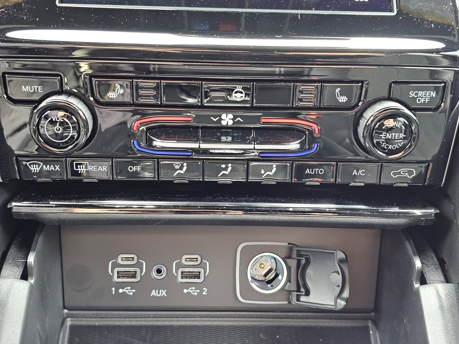 New 2025 Jeep Grand Cherokee L Altitude image 13