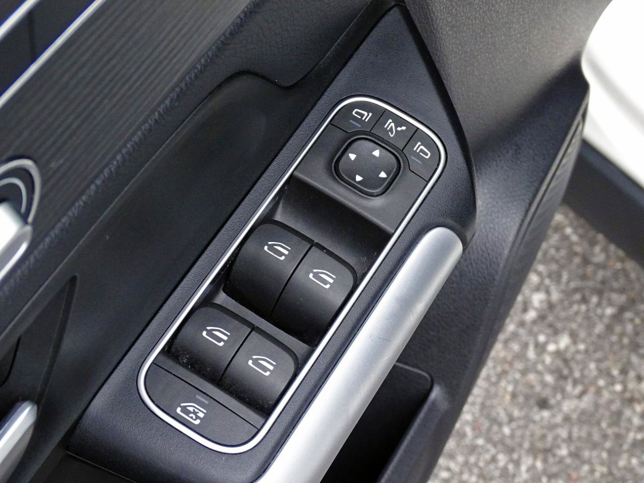 Used 2023 Mercedes-Benz GLA 250 4MATIC w/ Premium Package image 19