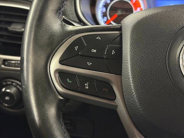 Used 2019 Jeep Cherokee Limited image 11