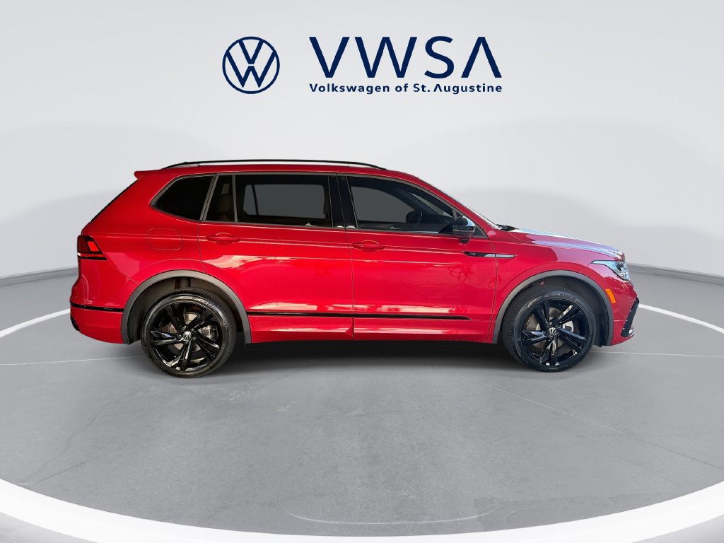Certified 2024 Volkswagen Tiguan SE R-Line FWD image 9