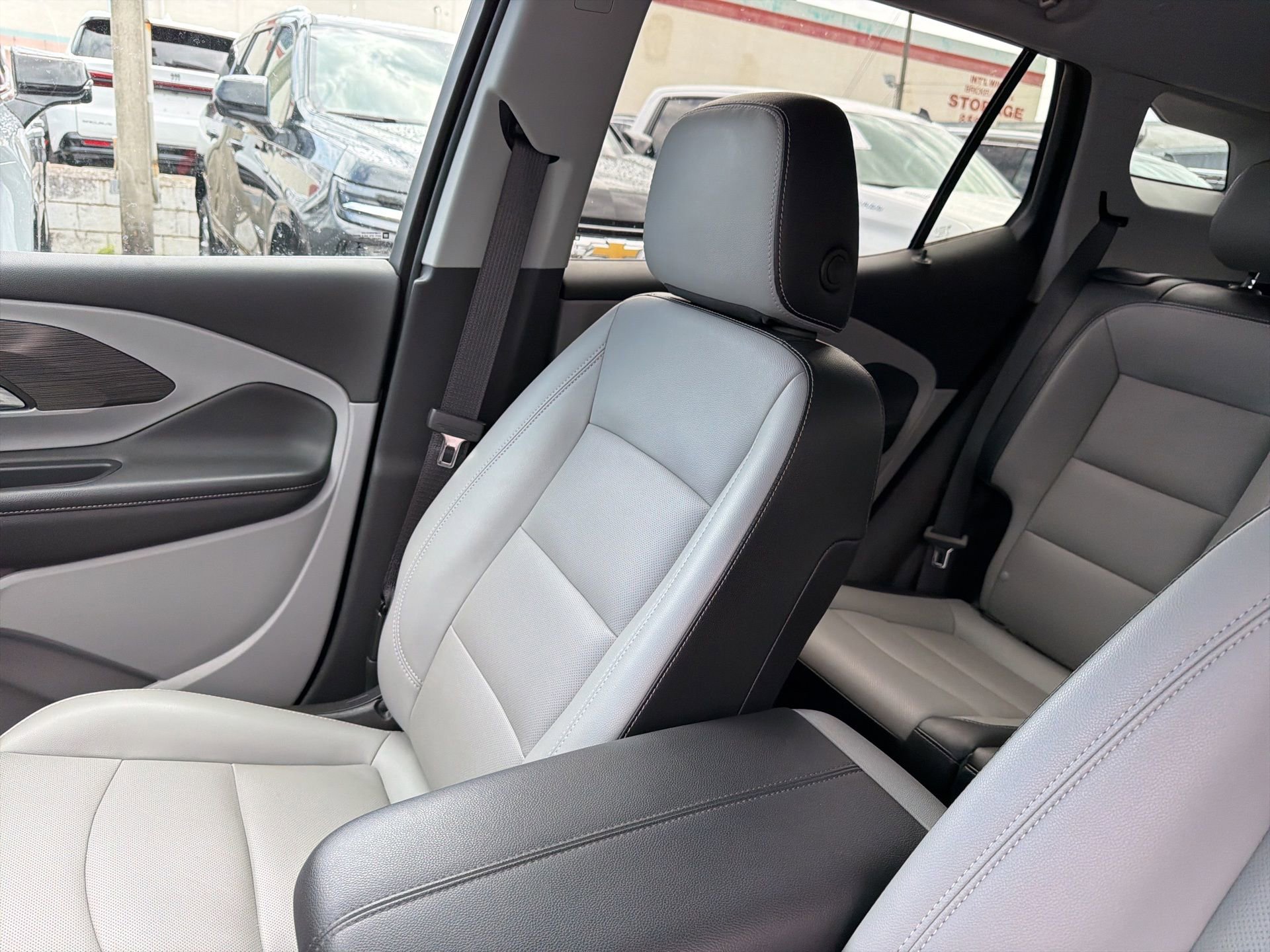 Used 2023 GMC Terrain SLT w/ LPO, Floor Liner Package image 21