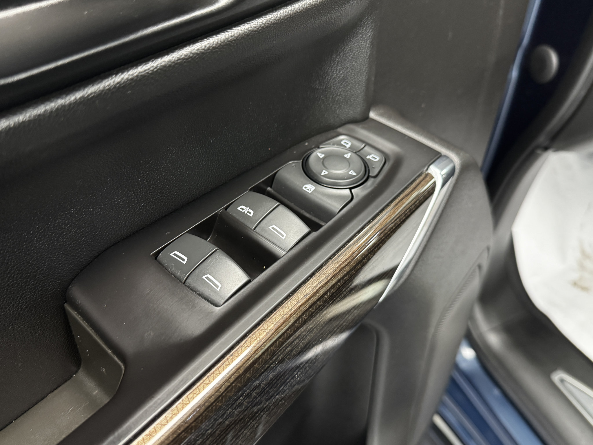 Used 2019 Chevrolet Silverado 1500 LT w/ All-Star Edition AWD/4WD image 15